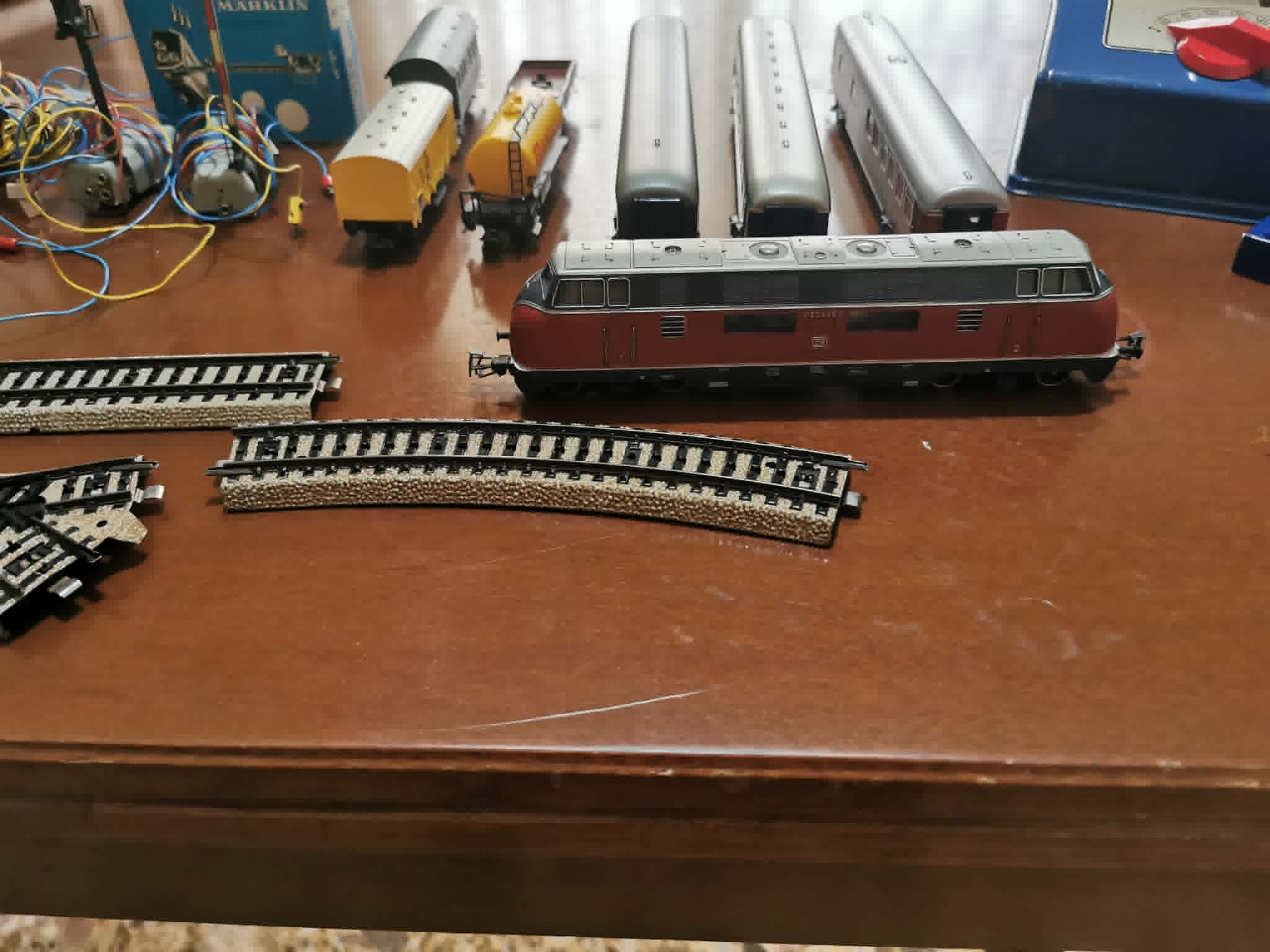 Σετ Τρένου Märklin HO (Loco DB V 200, Βαγόνια, Μετασχηματιστής, Ράγες)