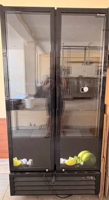 Ψυγείο αναψυκτικών Bonner BO-008B Black (διπλή πόρτα) Είναι σχεδόν καινούργιο.